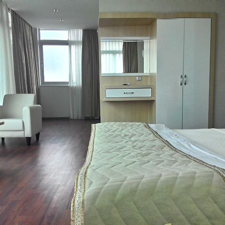 Guney Adana Otel Exteriör bild
